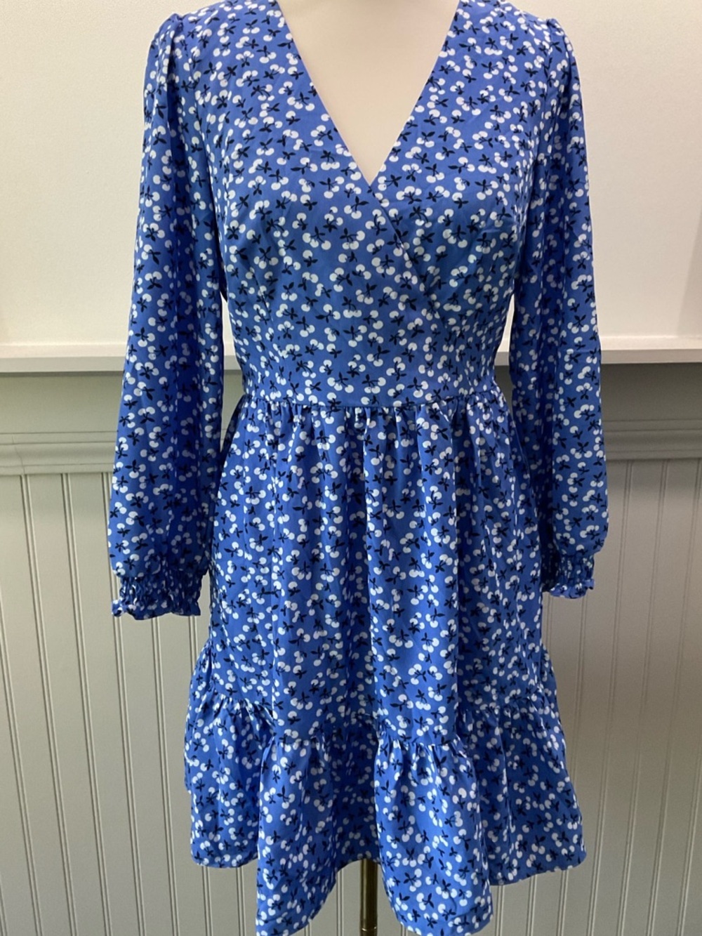 Eliza J Cherry Print Mini Dress Size 6 Blue Long Sleeve Tiered Ruffle Pockets